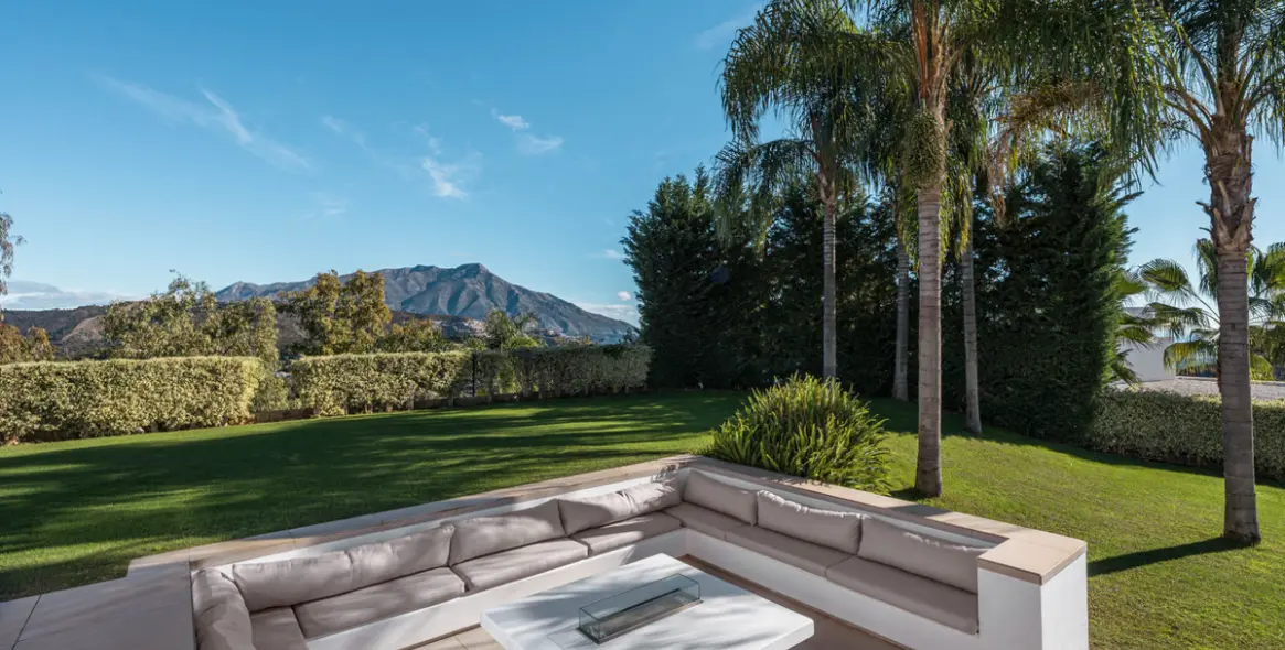 Sale of detached villa in El Madroñal 5