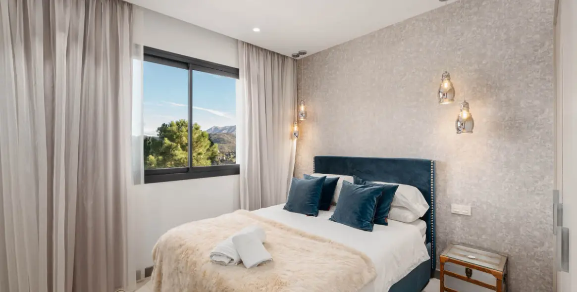 Sale of detached villa in El Madroñal 32