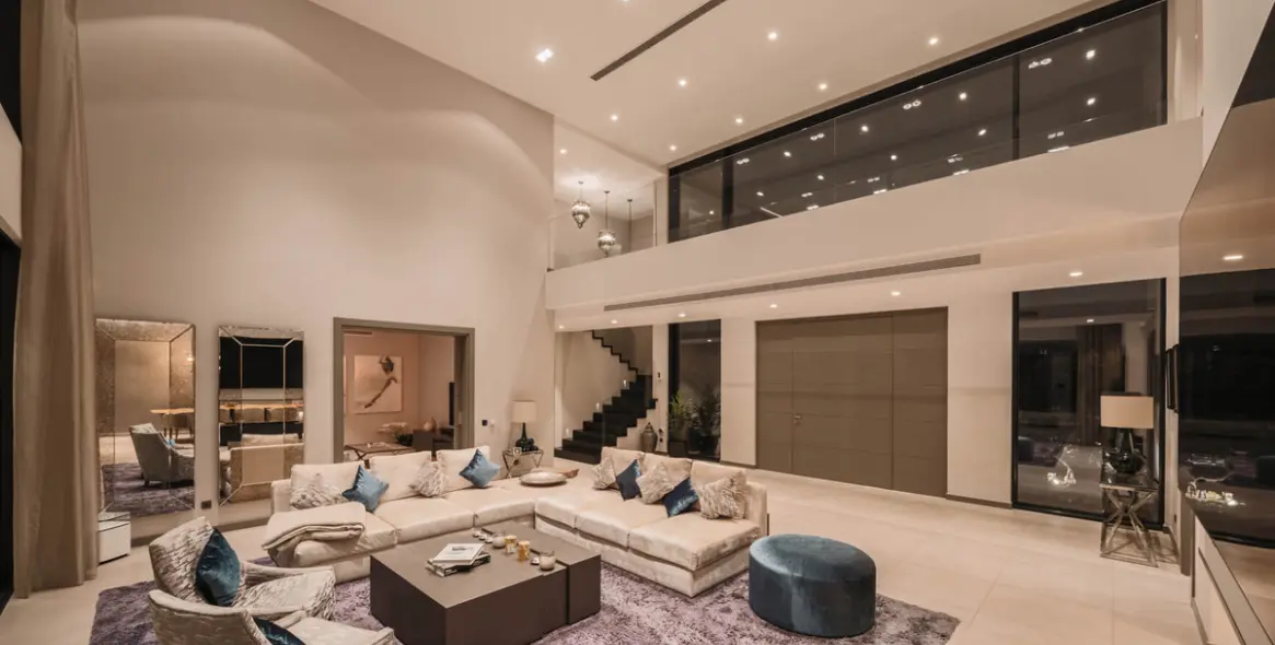 Sale of detached villa in El Madroñal 38