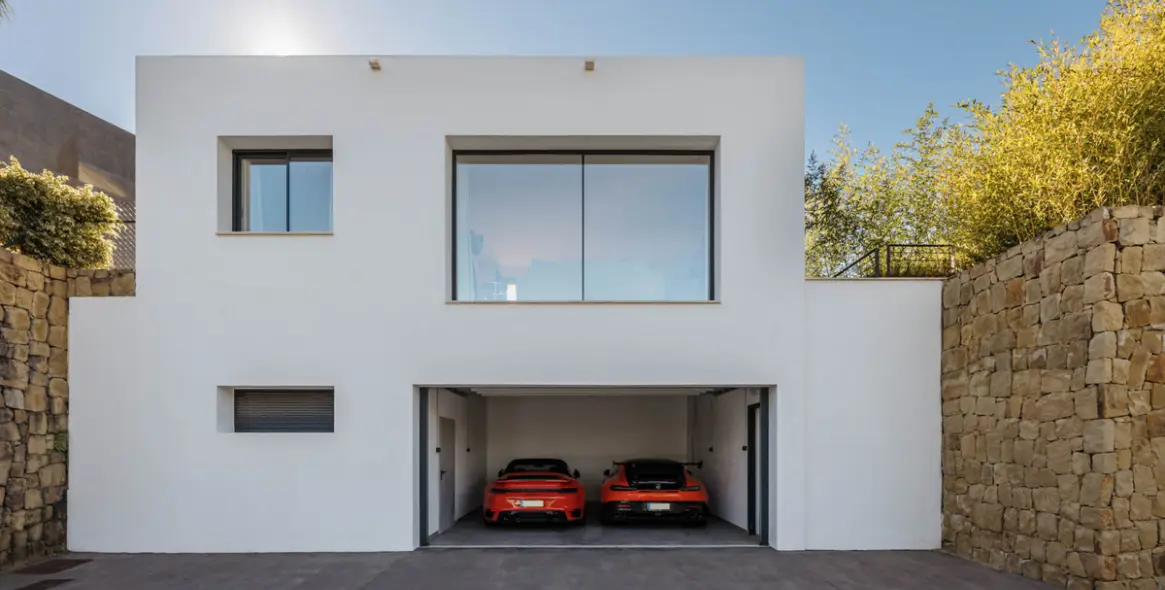 Sale of detached villa in El Madroñal 48