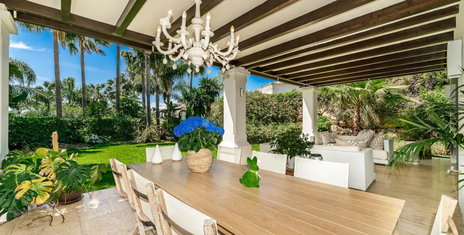 Short-term rent of detached villa in The Golden Mile 3