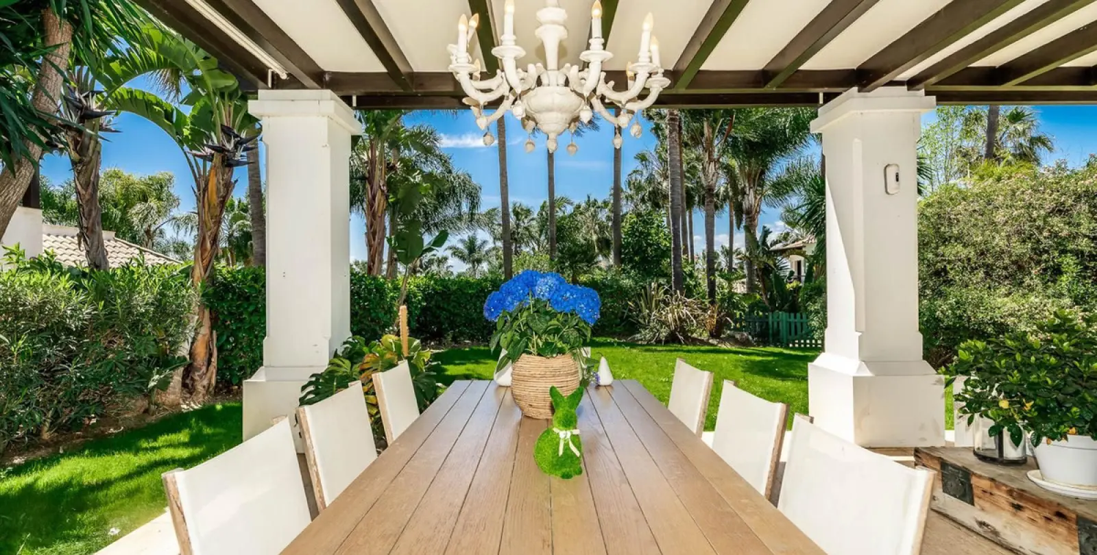Short-term rent of detached villa in The Golden Mile 6