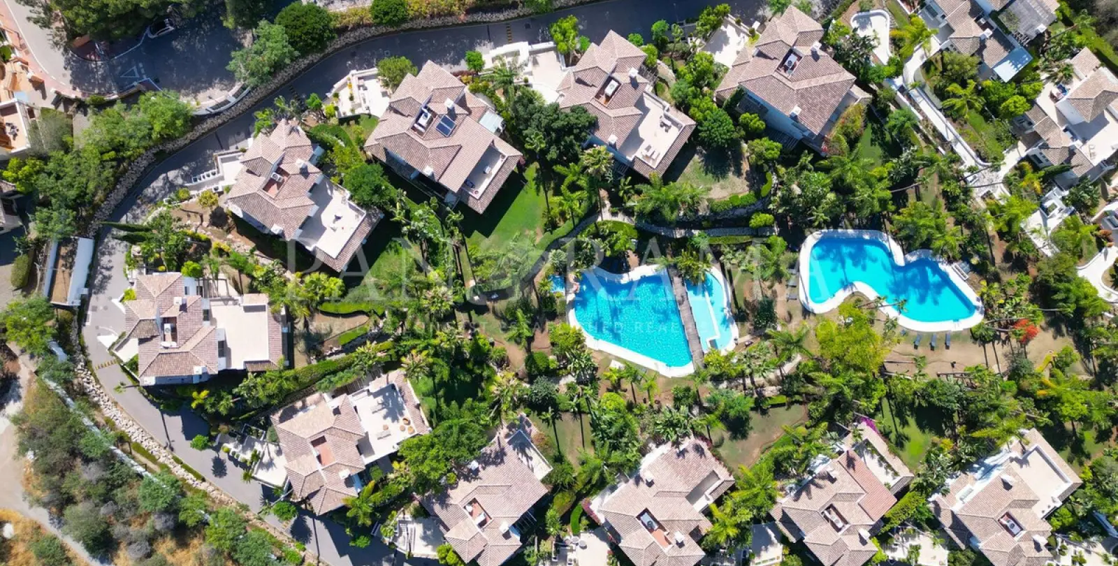 Short-term rent of detached villa in The Golden Mile 10
