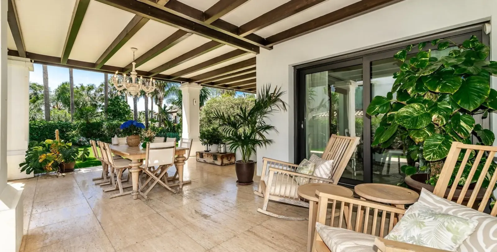Short-term rent of detached villa in The Golden Mile 14