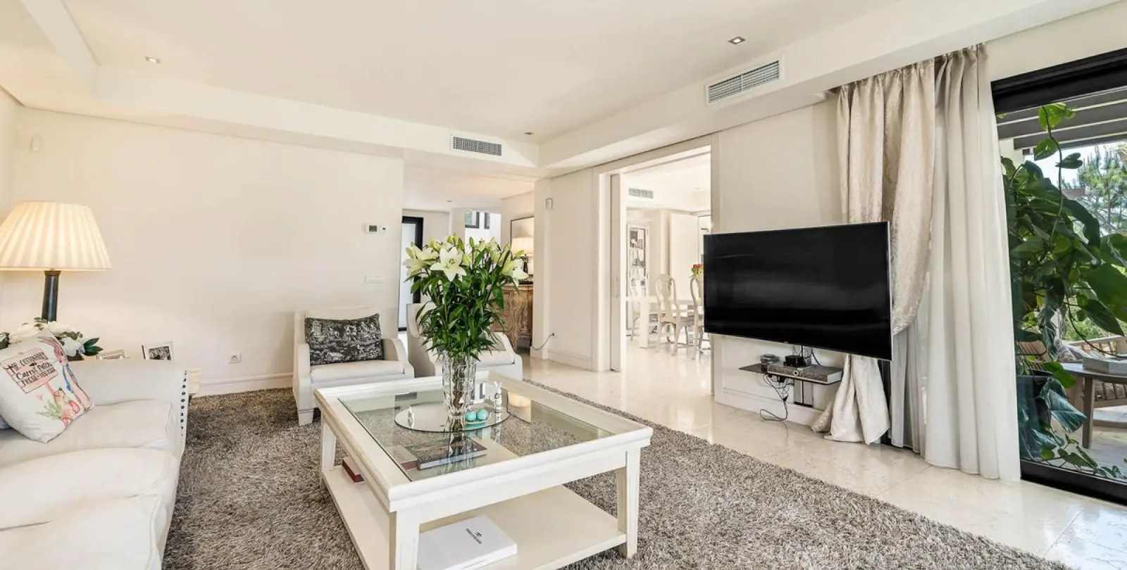 Short-term rent of detached villa in The Golden Mile 17