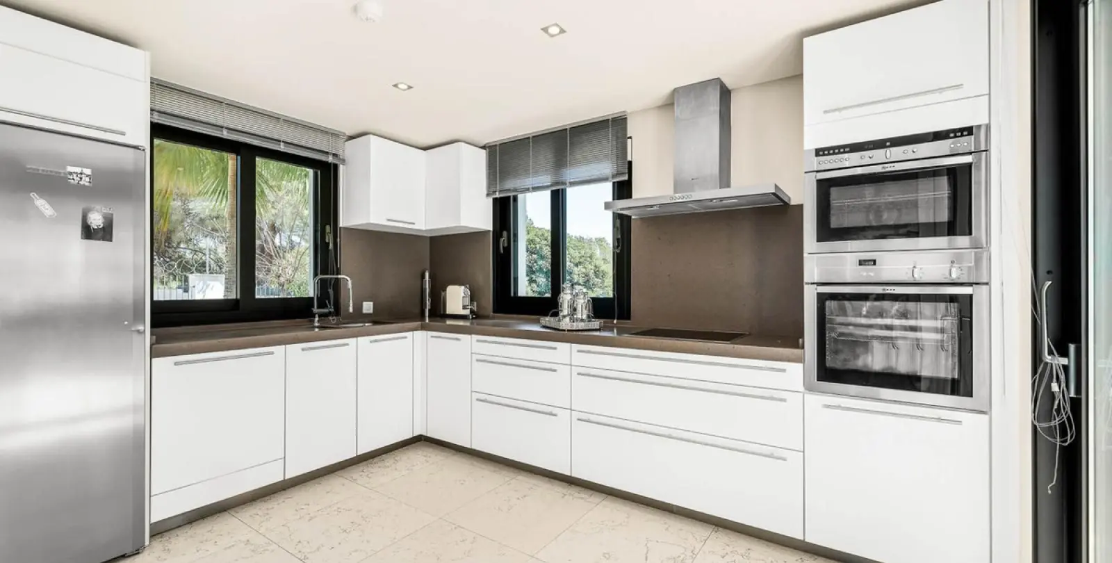 Short-term rent of detached villa in The Golden Mile 22