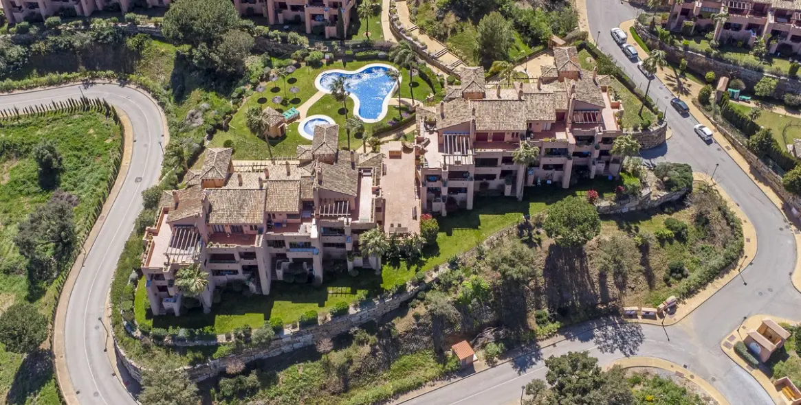 Sale of middle floor apartment in La Mairena 1