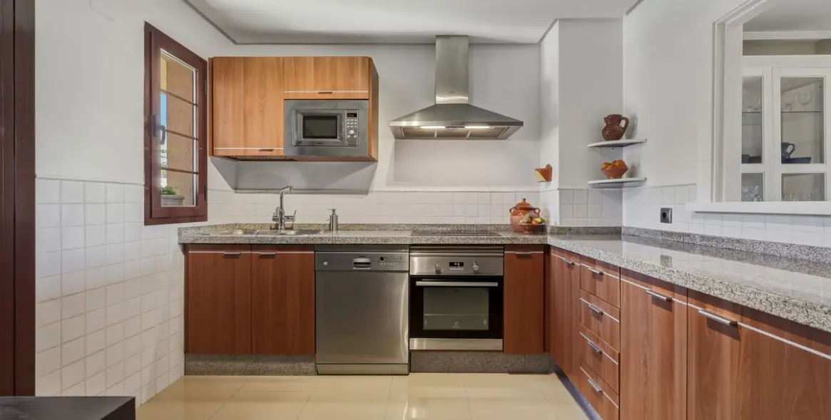 Sale of middle floor apartment in La Mairena 4