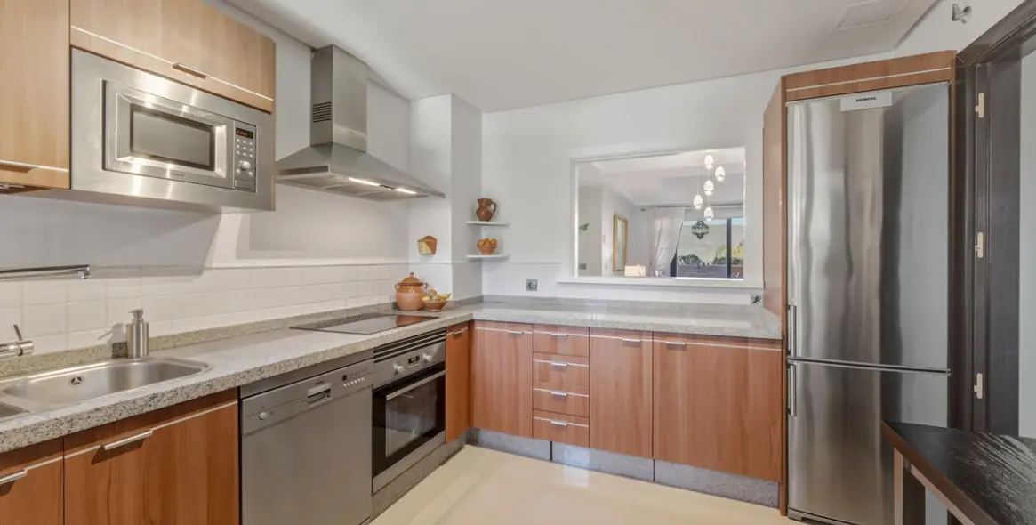 Sale of middle floor apartment in La Mairena 5