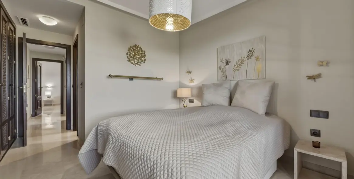 Sale of middle floor apartment in La Mairena 15