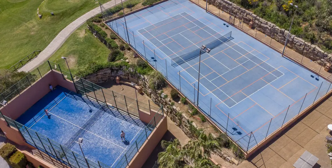 Sale of middle floor apartment in La Mairena 27