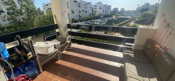 Venta de apartamento en planta media en Nueva Andalucía 1