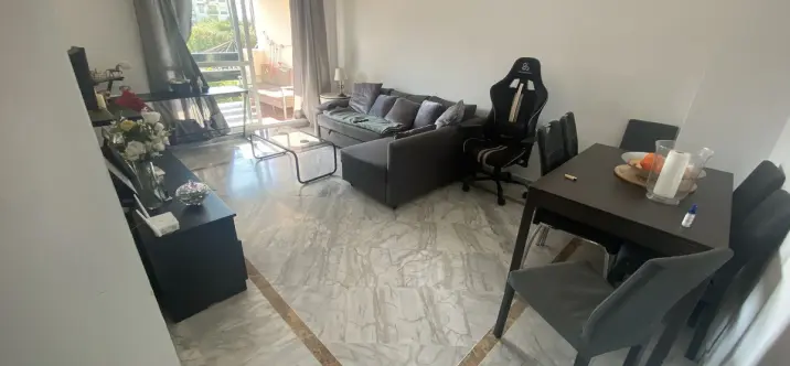 Venta de apartamento en planta media en Nueva Andalucía 2