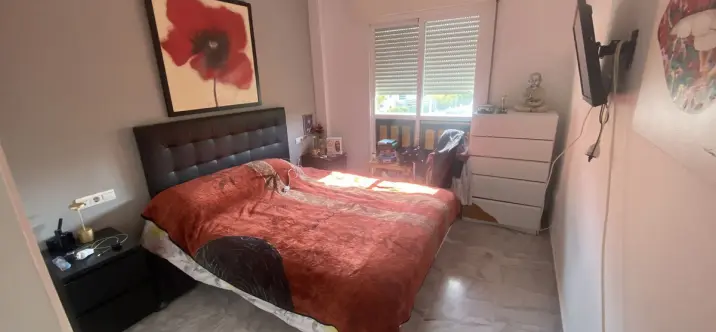 Venta de apartamento en planta media en Nueva Andalucía 3