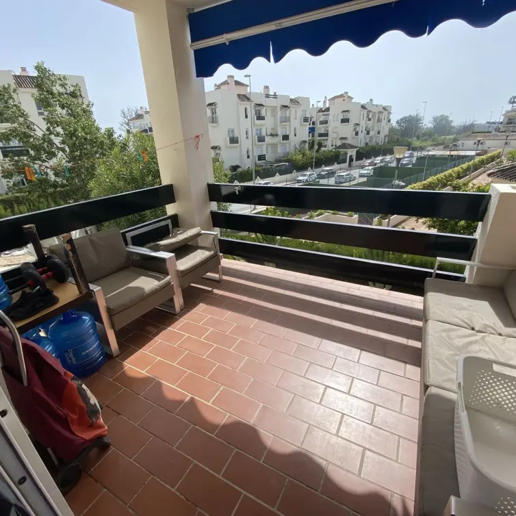 Sale of middle floor apartment in Nueva Andalucía