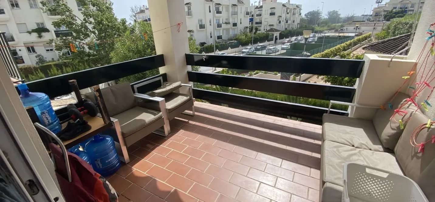 Sale of middle floor apartment in Nueva Andalucía 0