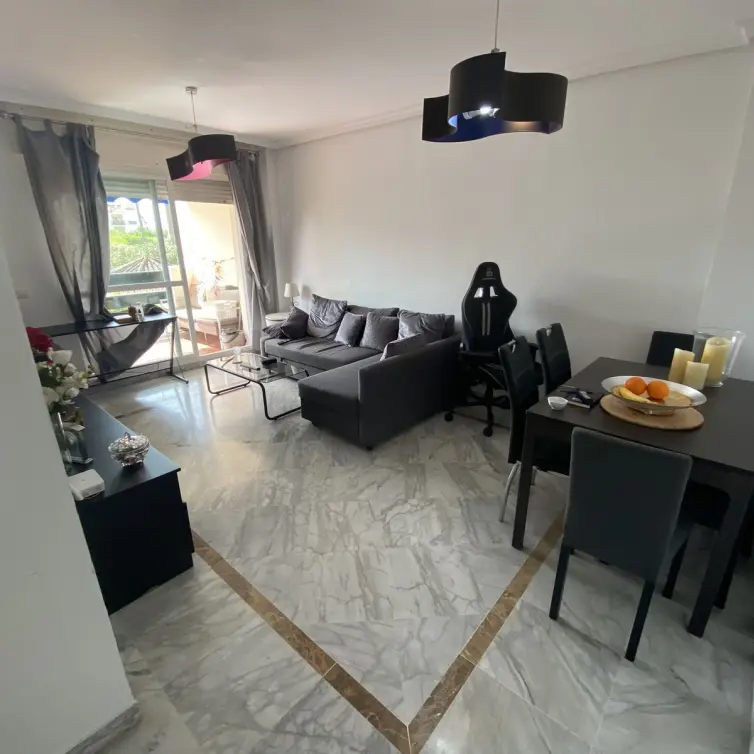 Sale of middle floor apartment in Nueva Andalucía