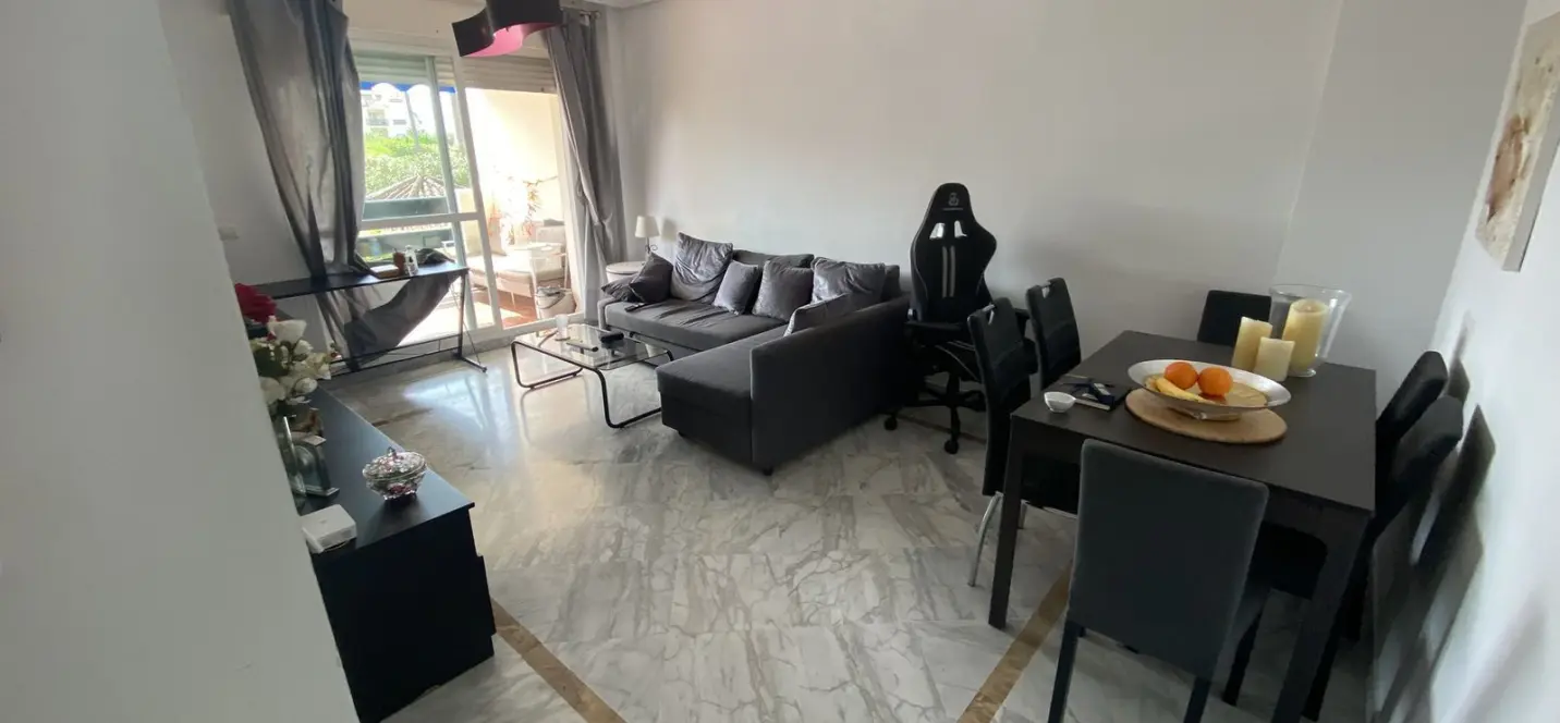 Sale of middle floor apartment in Nueva Andalucía 1
