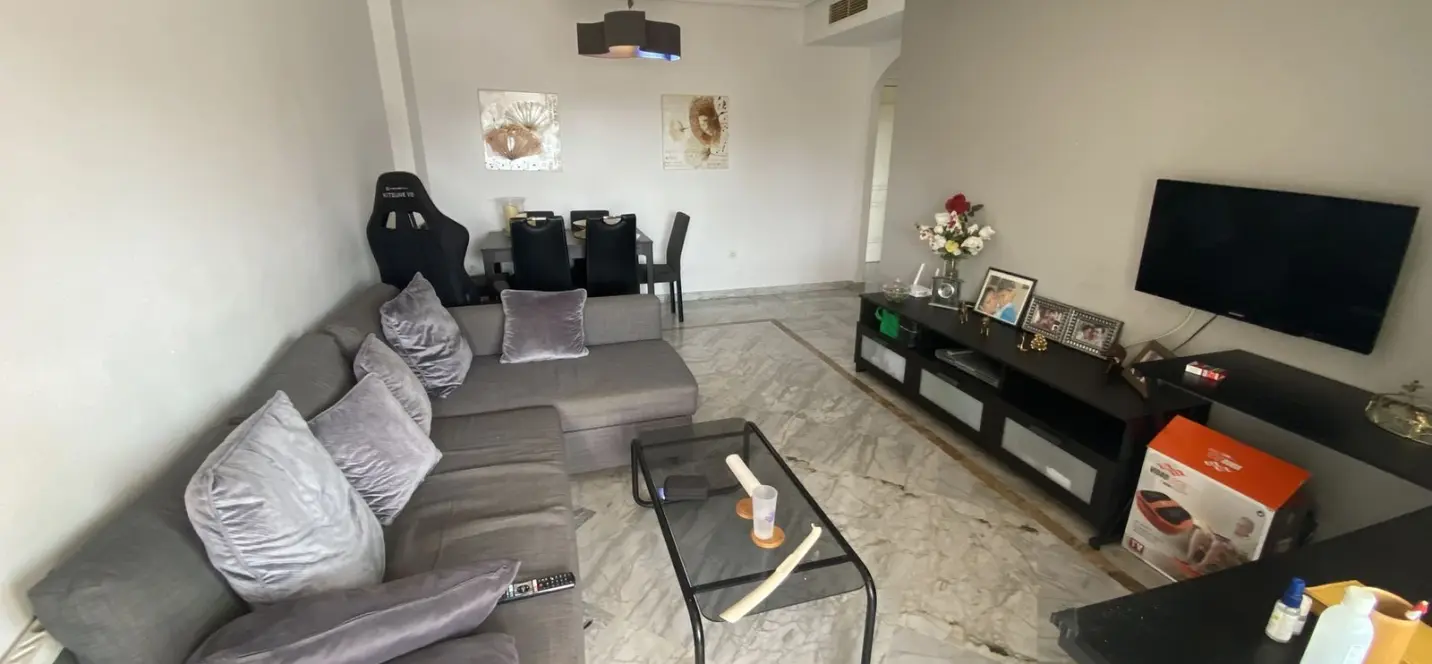 Sale of middle floor apartment in Nueva Andalucía 3