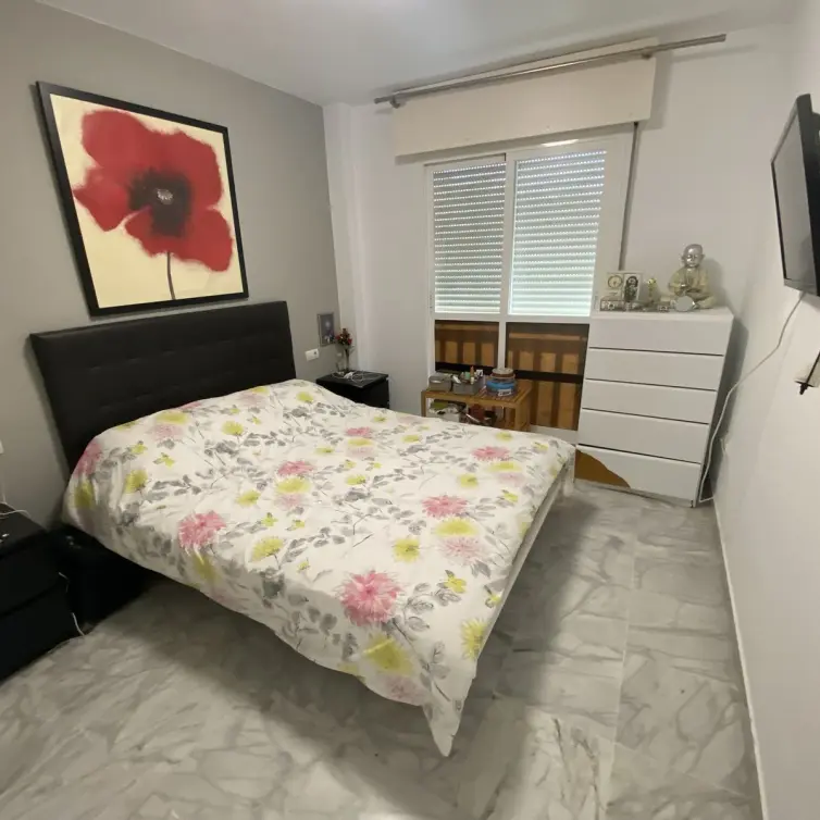 Sale of middle floor apartment in Nueva Andalucía