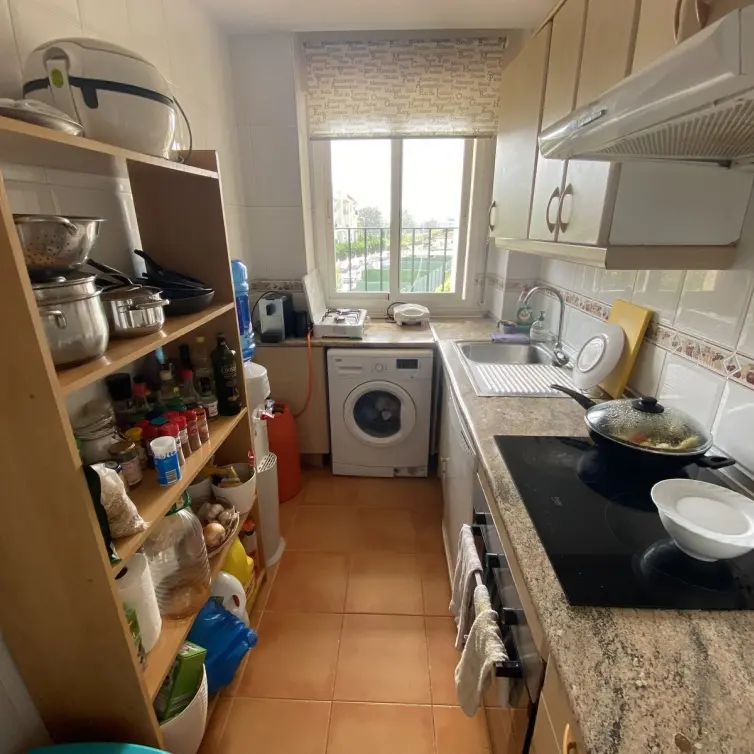 Sale of middle floor apartment in Nueva Andalucía