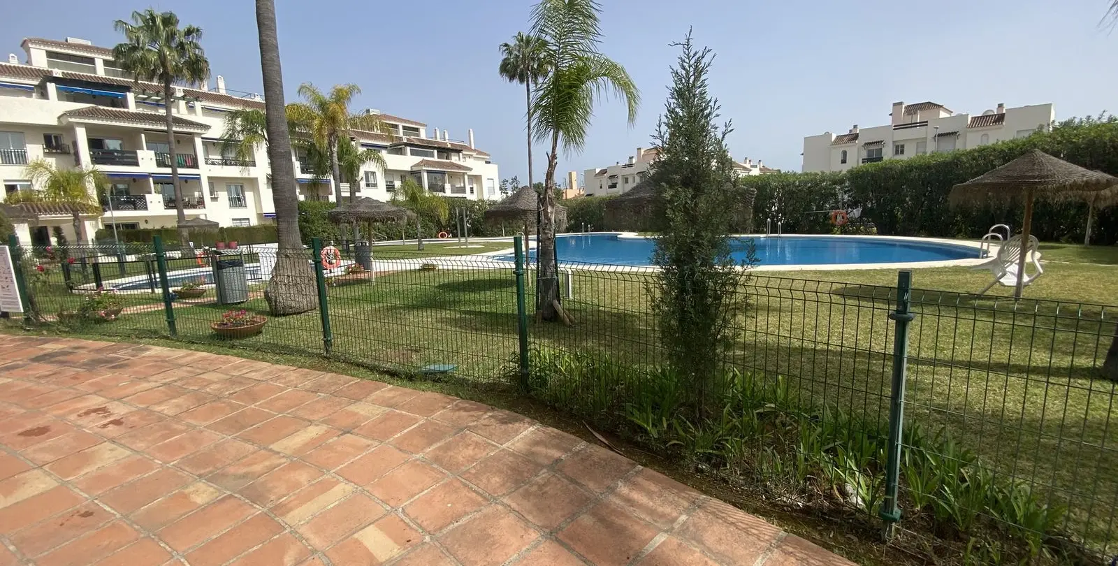 Продажа апартаментов на среднем этаже в Nueva Andalucía 15