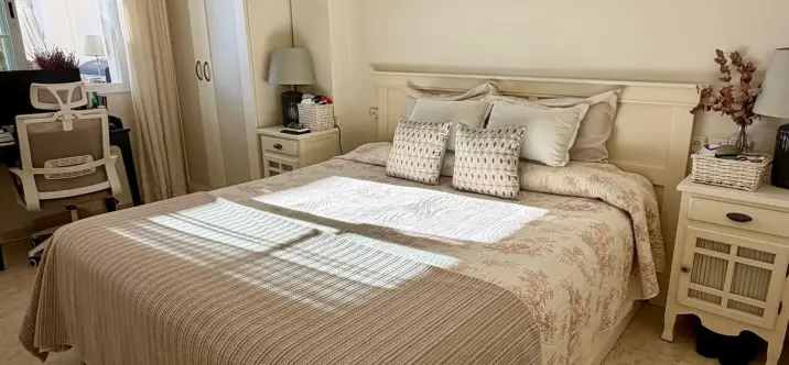 Sale of middle floor apartment in Río Real 1