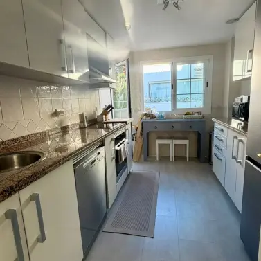 Sale of middle floor apartment in Río Real