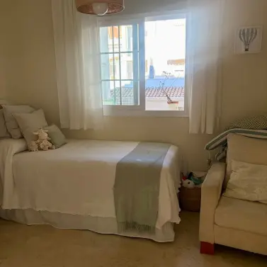 Sale of middle floor apartment in Río Real