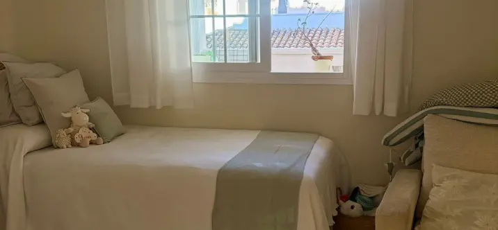 Sale of middle floor apartment in Río Real 3