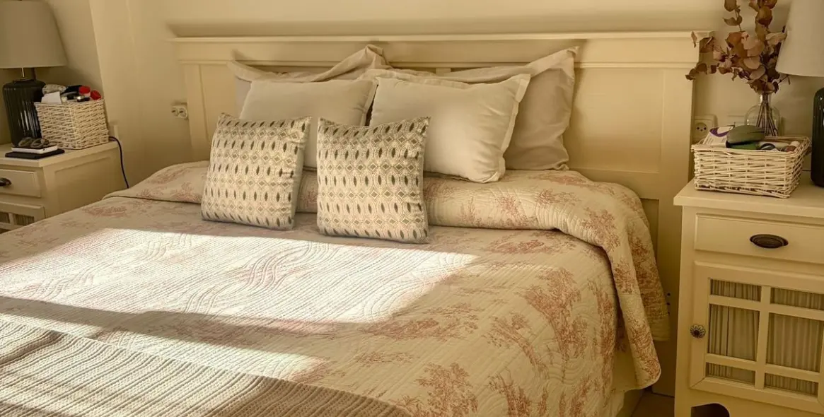 Sale of middle floor apartment in Río Real 7