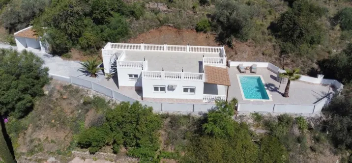 Sale of detached villa in Arenas 0