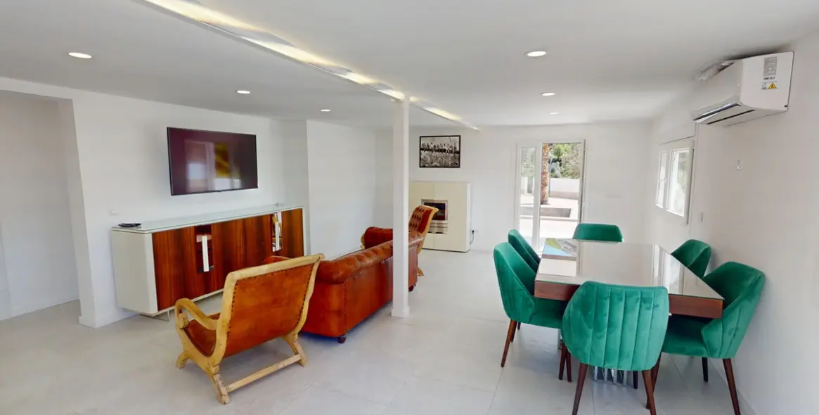 Sale of detached villa in Arenas 9