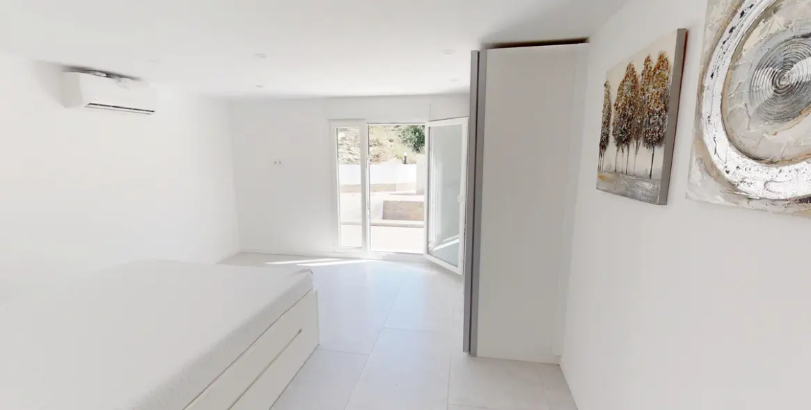 Sale of detached villa in Arenas 18