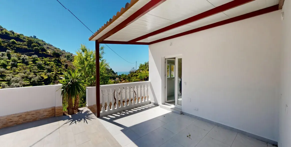 Sale of detached villa in Arenas 25