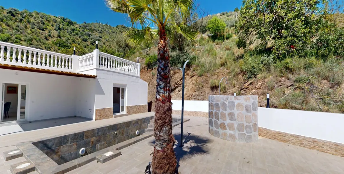 Sale of detached villa in Arenas 28