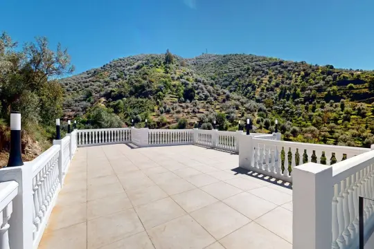 Image 6 thumb