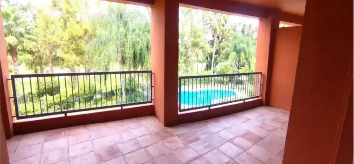 Venta de apartamento en planta media en Atalaya 2