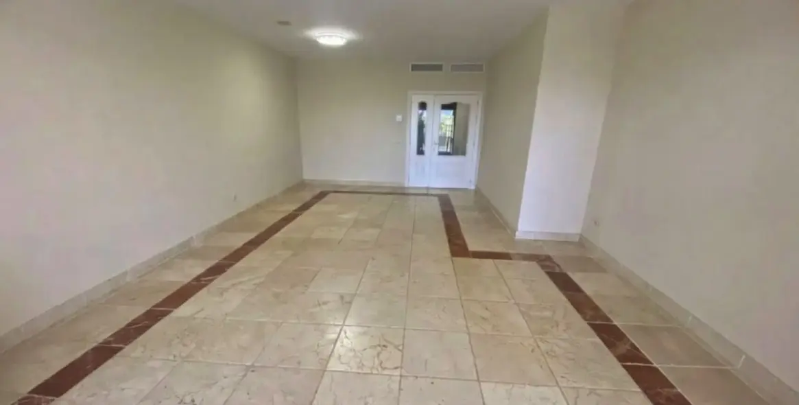 Sale of middle floor apartment in Atalaya 4