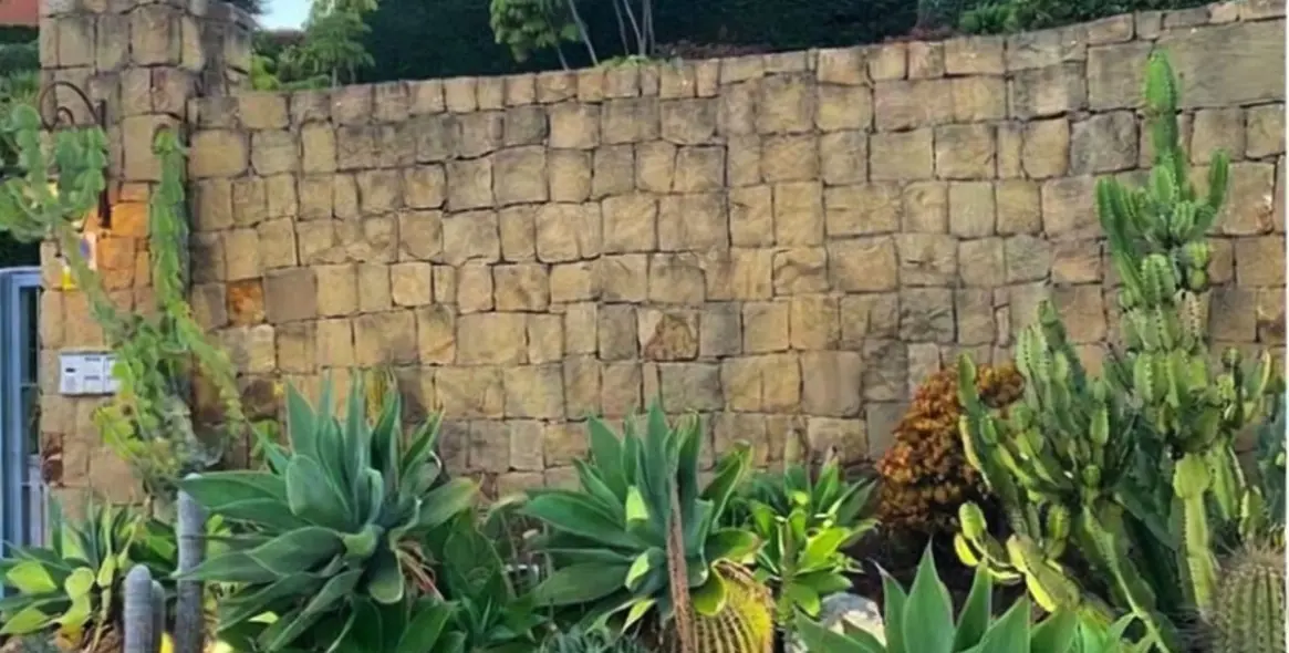 Sale of middle floor apartment in Atalaya 15