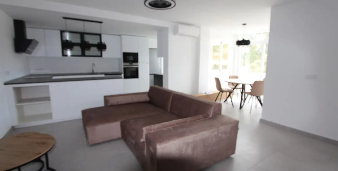 Long-term rent of penthouse duplex in Elviria 3