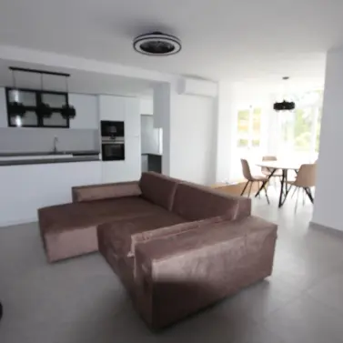 Long-term rent of penthouse duplex in Elviria