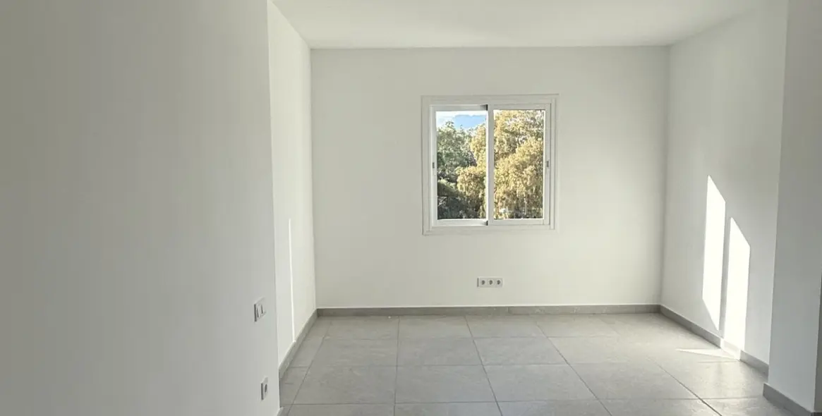 Long-term rent of penthouse duplex in Elviria 22