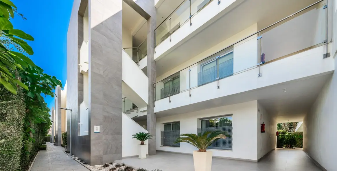Sale of ground floor apartment in Bel Air 2