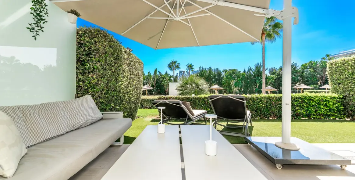Sale of ground floor apartment in Bel Air 10