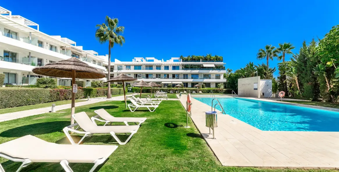 Sale of ground floor apartment in Bel Air 12