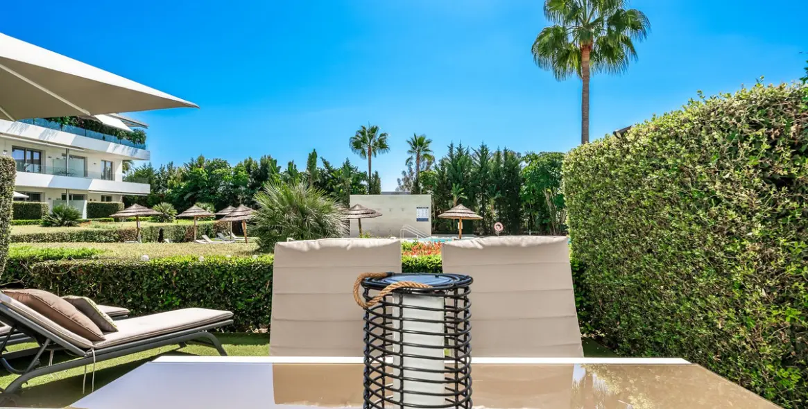 Sale of ground floor apartment in Bel Air 14