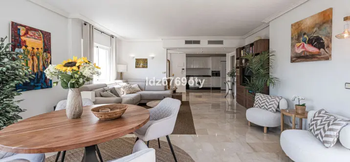 Sale of middle floor apartment in Benalmadena Costa 0