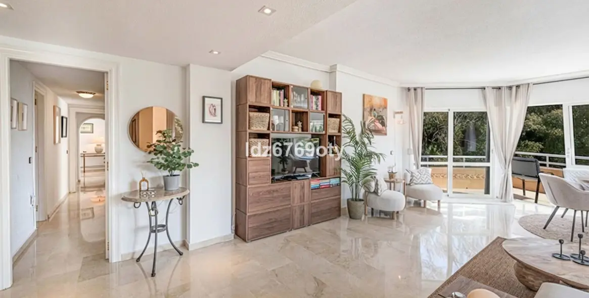 Продажа апартаментов на среднем этаже в Benalmadena Costa 2