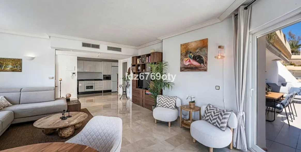 Продажа апартаментов на среднем этаже в Benalmadena Costa 4